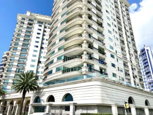 Apartamento frente mar na Agronômica, em Florianópolis
