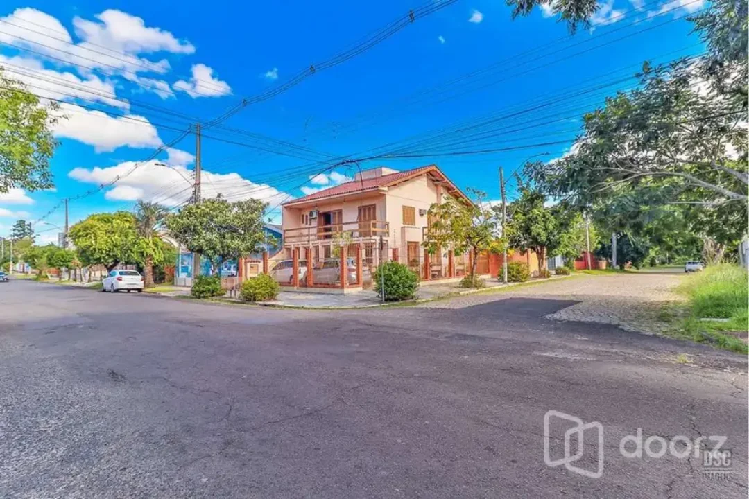 Casa compacta em Rubem Berta, Porto Alegre