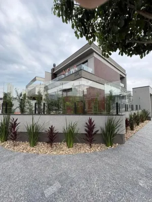 CASA NOVA DE ALTO PADRÃO  EM TIJUCAS 3 QUATOS E SUITE BAIRRO BAIRRO BOSQUE DA MATA