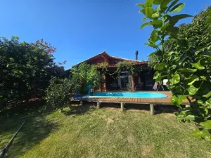 ? Casa na Ibiraquera - Perto da Lagoa, com Piscina e Terreno Amplo!