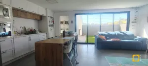 Casa 2 pavimentos 3 dormitórios em ótima localização!