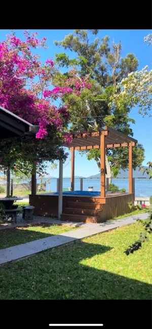 Vendo casa frente mar praia de fora aceito troca