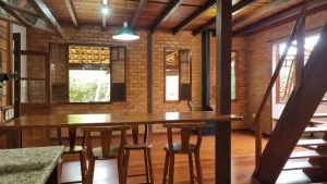 Linda casa estilo europeu 50 m da trilha para praia da Joaquina