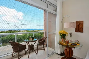 Apartamento de 3 dormitórios frente mar - Campeche
