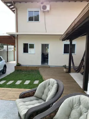 Casa com piscina próximo a praia do campeche