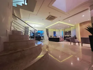 Imóvel para venda possui 499 metros quadrados com 3 quartos em Cacupé - Florianópolis - SC