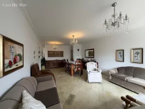 Apartamento para Venda em Florianópolis, Centro, 4 dormitórios, 1 suíte, 4 banheiros, 1 va