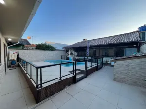 CASA DE 2 DORMITÓRIOS EM FORQUILHA COM PISCINA.