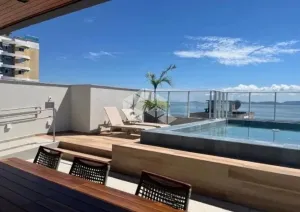 Apartamento com 2 quartos/dormitórios no bairro Barreiros, em São José - SC