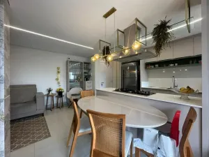 Terraço Privativo Em Apartamento Finamente Mobiliado