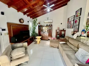 CASA 3 QUARTOS SENDO 2 SUÍTES COM PISCINA CHURRASQUEIRA E 2 VAGAS NO CAMPECHE FLORIANÓPOLI