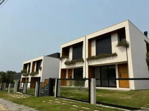 Casa Ygarapé com 02 suites em Areias de Macacu - Garopaba - SC