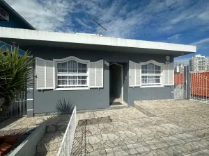Casa para Venda em Florianópolis, Capoeiras, 3 dormitórios, 1 banheiro, 1 vaga