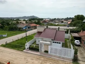 Casa à Venda no Bairro Alto Arroio - Imbituba/SC