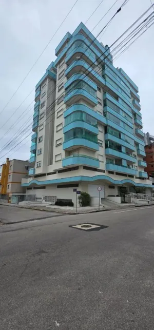 Apartamento mobiliado na praia