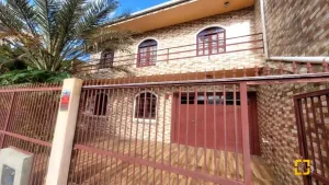 CASA TIPO SOBRADO 3DORM 136M² PISICINA BARREIROS SÃO JOSÉ SC