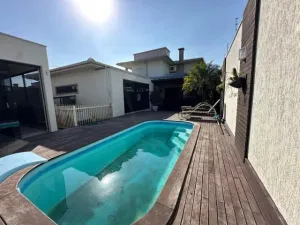 Casa 4 dorm com piscina BEM localizada bairro Michel Criciúma ACEITA imóvel de menor valor