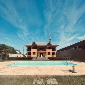 Casa em condomínio para venda com 3 quartos, sendo 3 suítes , 345m²