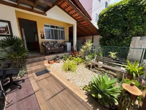 Casa para venda em Ingleses do Rio Vermelho com 3 quartos , 100m²