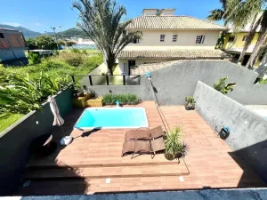 Casa com 4 dormitórios em Campeche - Florianópolis - SC