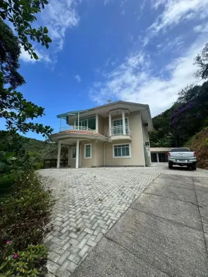 Casa proximo das famosas Águas Termais de Santo Amaro da Imperatriz!