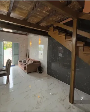 Terreno de 610 m² com 4 Casas e 2 Salas Comerciais em Garopaba prox. a Praia do Rosa
