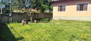 Brognoli Vende - Casa com Quintal em Ratones!