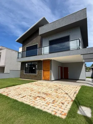 CASA DE ALTO PADRÃO EM CONDOMÍNIO EXCLUSIVO COM ACESSO À PRAIA DO MOÇAMBIQUE