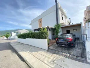 Casa para venda em São João do Rio Vermelho com 3 quartos, sendo 1 suíte , 166m²