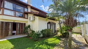 Casa de 4 dormitórios à venda no Itacorubi