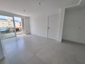 APTO NOVO c/ duas suítes - 100m do mar em CANASVIEIRAS
