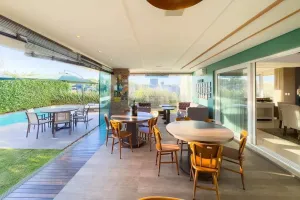 Ampla Casa Em Condomínio | 4 quartos 2 Suítes | Piscina
