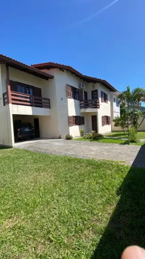 Casa / Sobrado à venda - Bairro Praia dos Ingleses - 254 m² - 3 Quartos