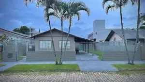 Ótima casa em localização privilegiada